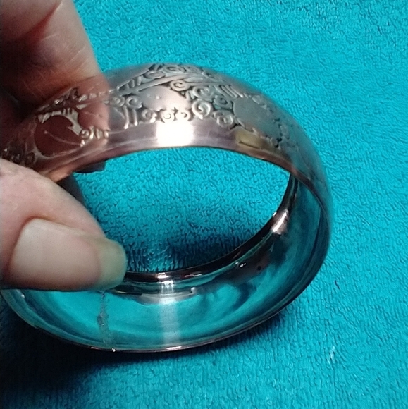 Brass Engraved leaf design large Bangle Bracelet vintage - Picture 4 of 6